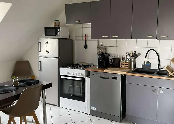Joli Appartement Avec Place De Parking Prive