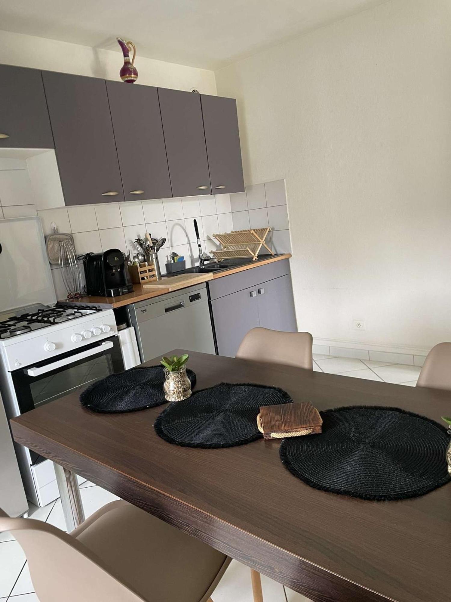 Joli Avec Place De Parking Prive Apartment *